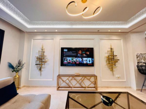 E-Appartement de luxe centre Gueliz piscine parking fibre netflix